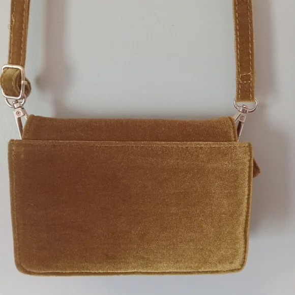 Anthropologie Velvet Crossbody Bag in Gold NWOT - Picture 5 of 11